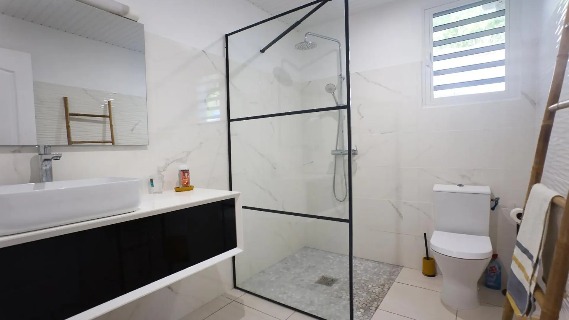 דירה לה פראנסז Magnifique Bas De Villa Emeraude